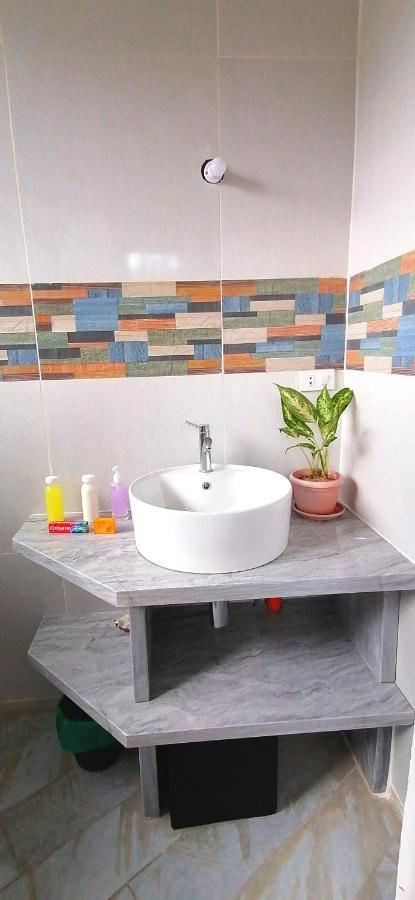 Lonos Circle Private Garden Bed & Breakfast Romblon Bagian luar foto