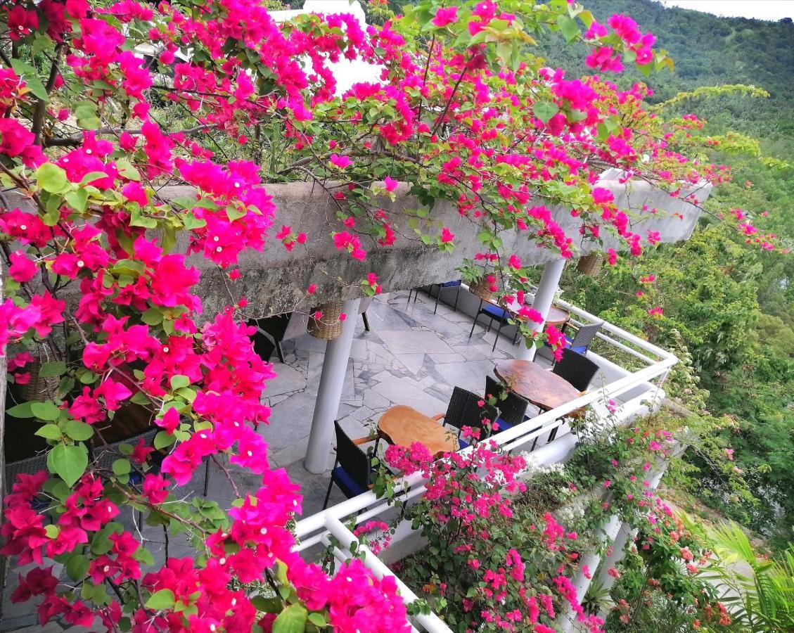 Lonos Circle Private Garden Bed & Breakfast Romblon Bagian luar foto