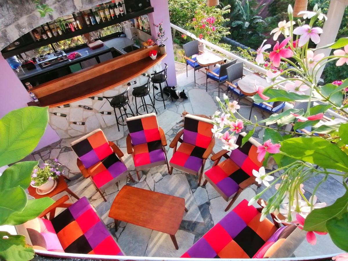 Lonos Circle Private Garden Bed & Breakfast Romblon Bagian luar foto