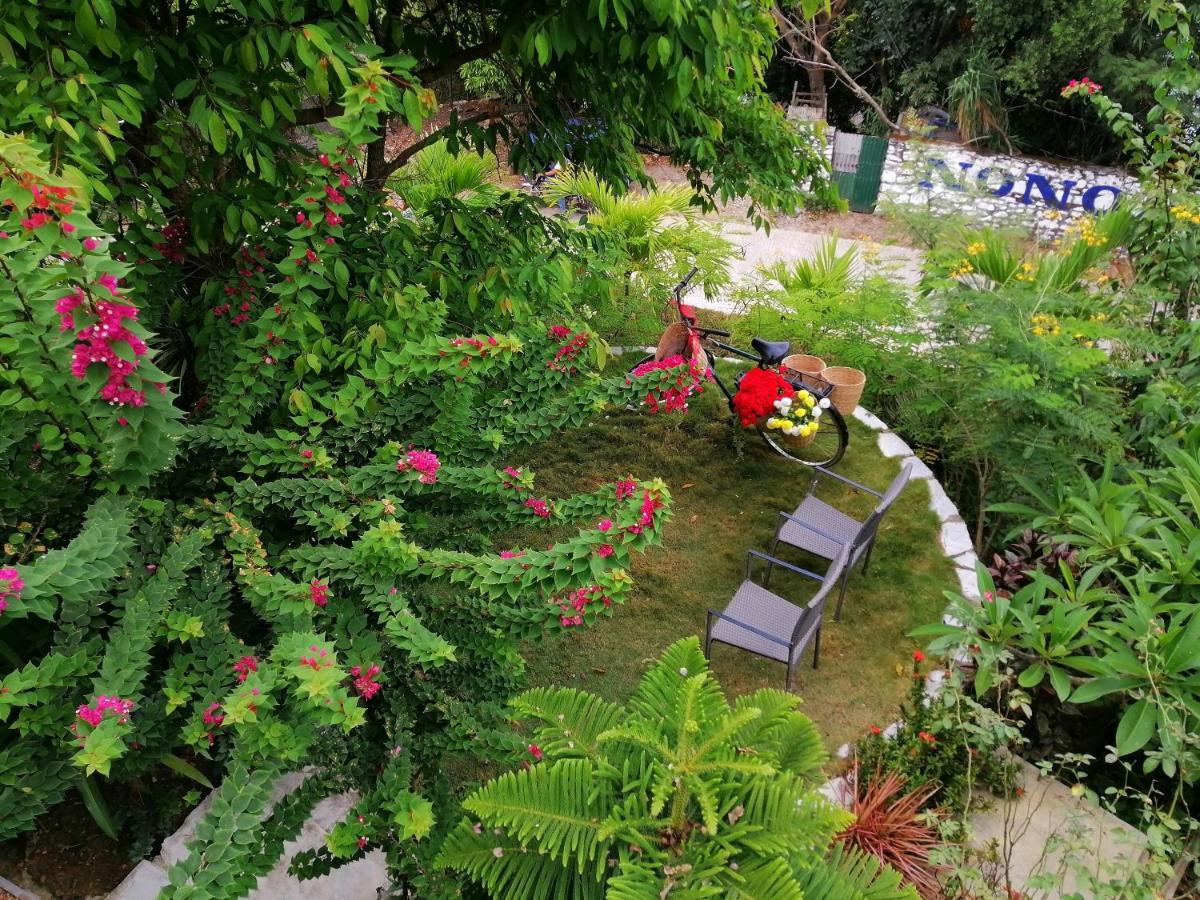Lonos Circle Private Garden Bed & Breakfast Romblon Bagian luar foto